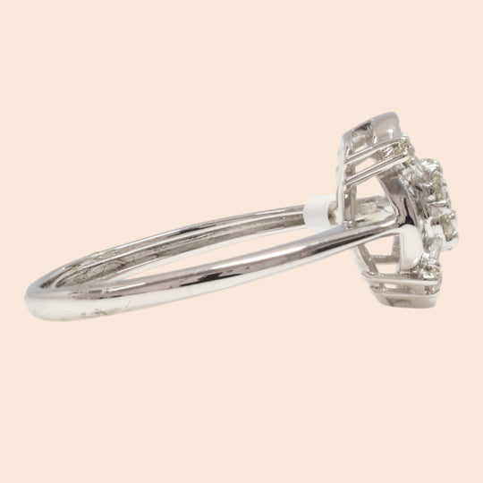 'Hibiki' 18K White Gold Diamond Ring