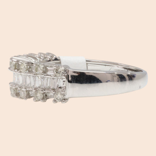 'Hyō-Sen' 18K White Gold Diamond Ring